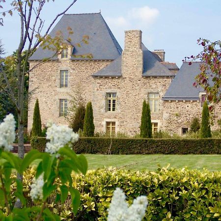 Gite Le Logis - Manoir Le Plessix Madeuc Corseul Екстер'єр фото